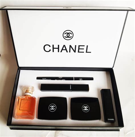 estuche maquillaje chanel|chanel makeup outlet.